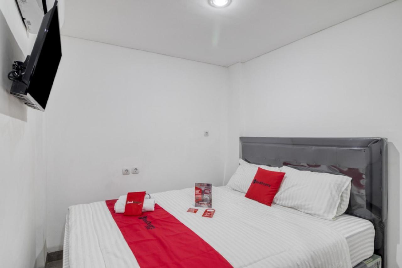 RedDoorz Syariah near Galeria Mall Yogyakarta Dış mekan fotoğraf
