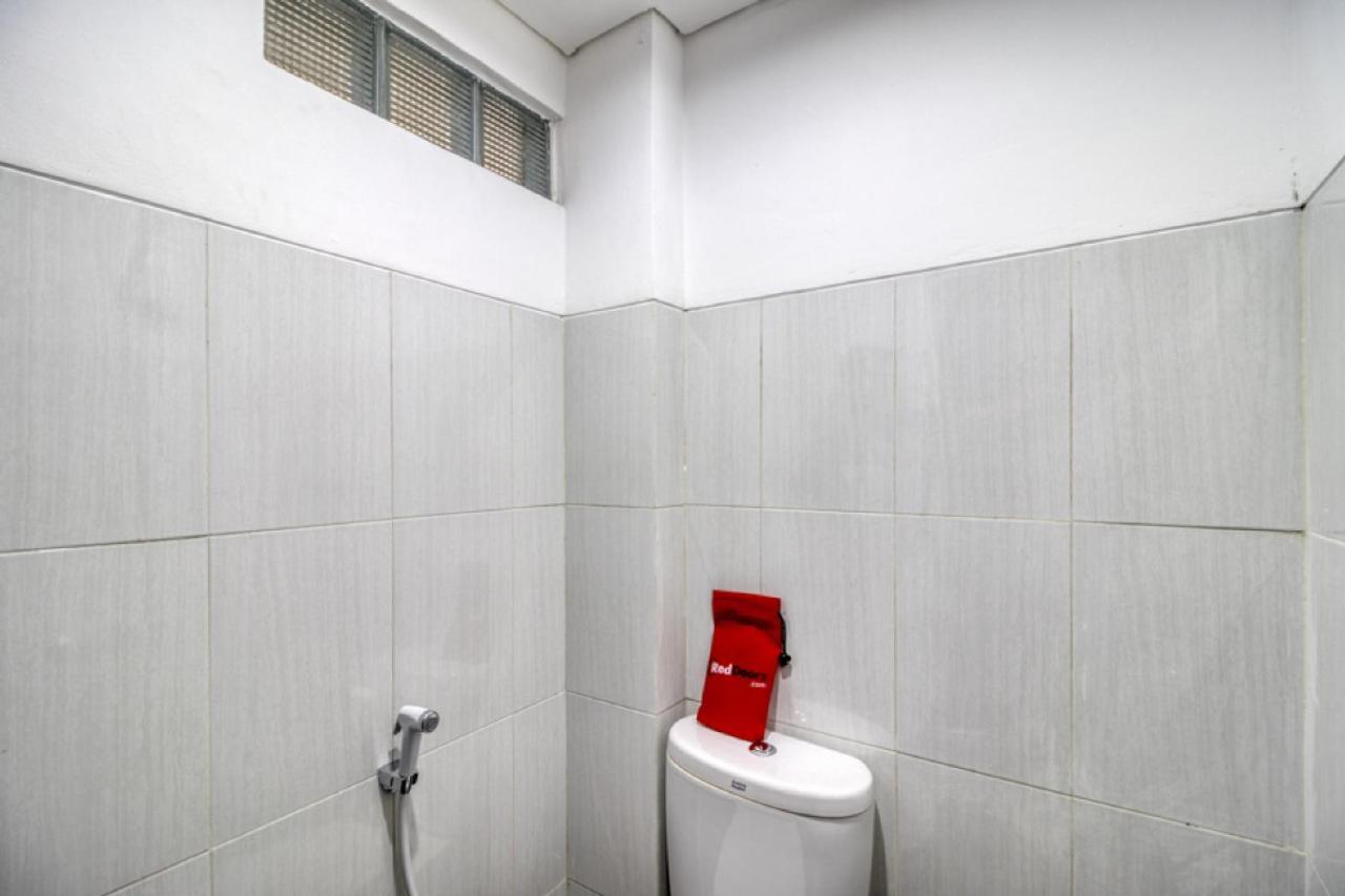RedDoorz Syariah near Galeria Mall Yogyakarta Dış mekan fotoğraf