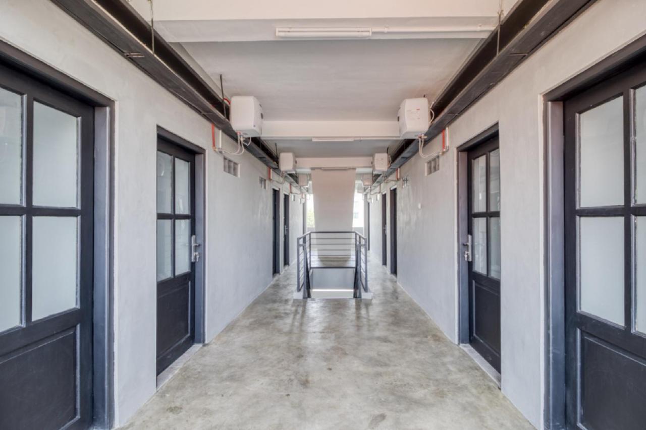 RedDoorz Syariah near Galeria Mall Yogyakarta Dış mekan fotoğraf