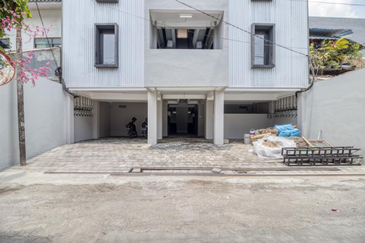 RedDoorz Syariah near Galeria Mall Yogyakarta Dış mekan fotoğraf