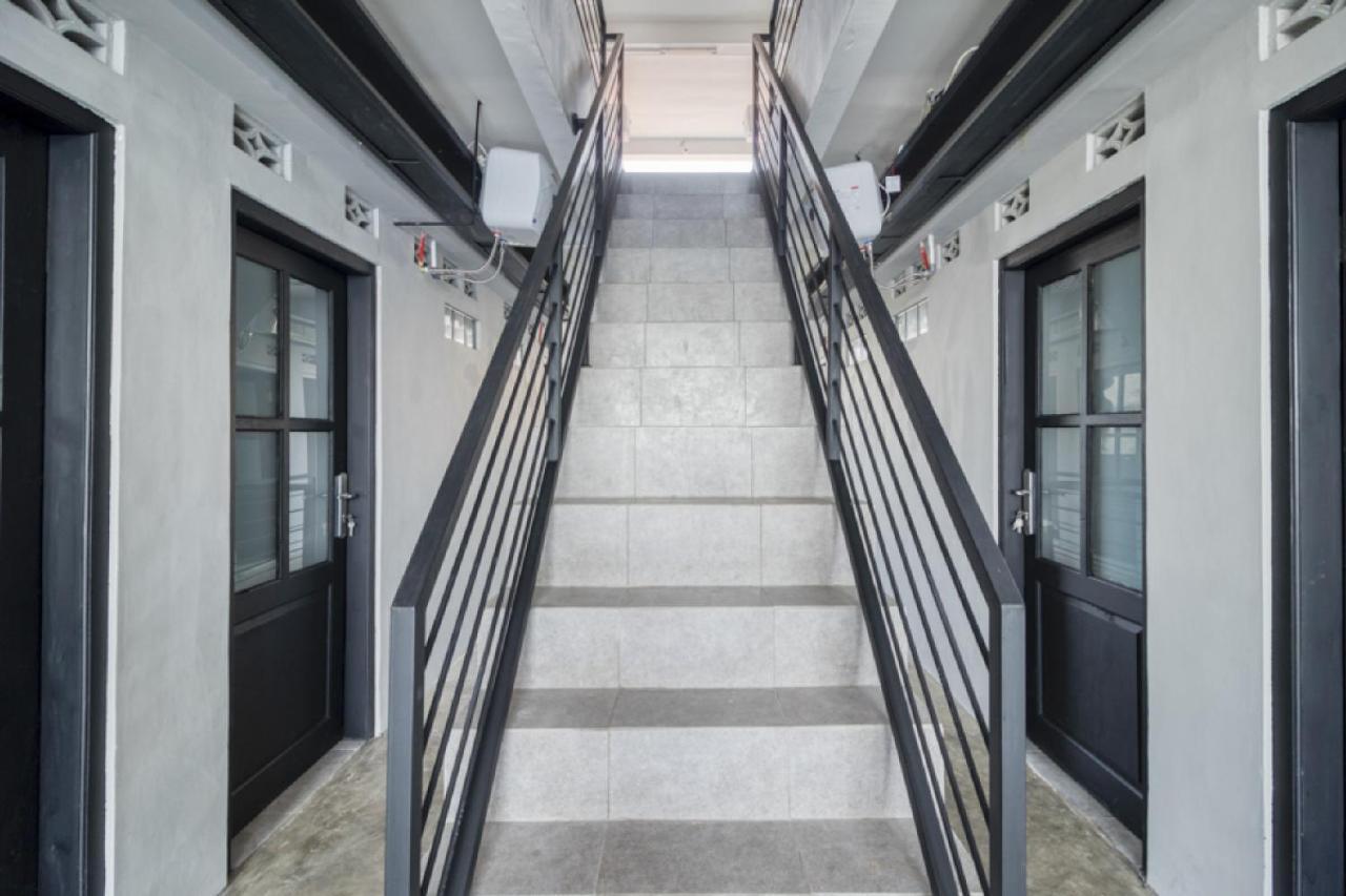 RedDoorz Syariah near Galeria Mall Yogyakarta Dış mekan fotoğraf