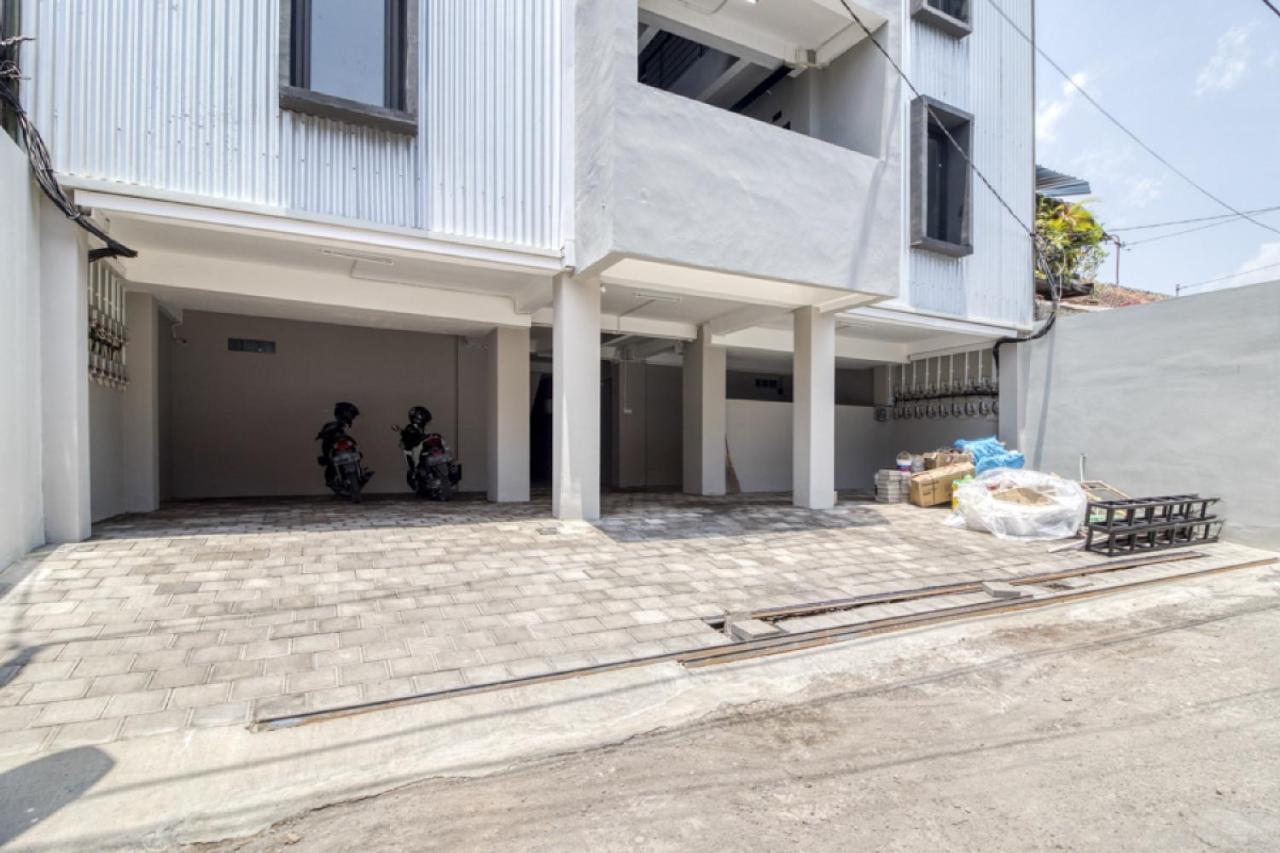 RedDoorz Syariah near Galeria Mall Yogyakarta Dış mekan fotoğraf